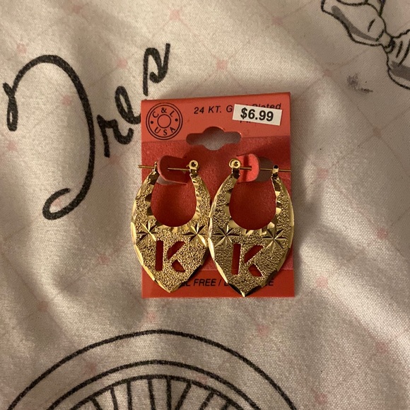 Jewelry - Earrings with a k on them